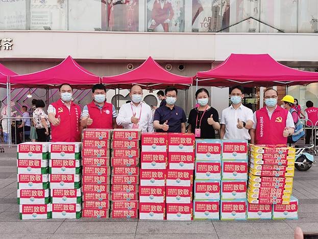 开云online(中国)党委联合人民桥社区人大代表联络站开展疫情防控视察慰问活动