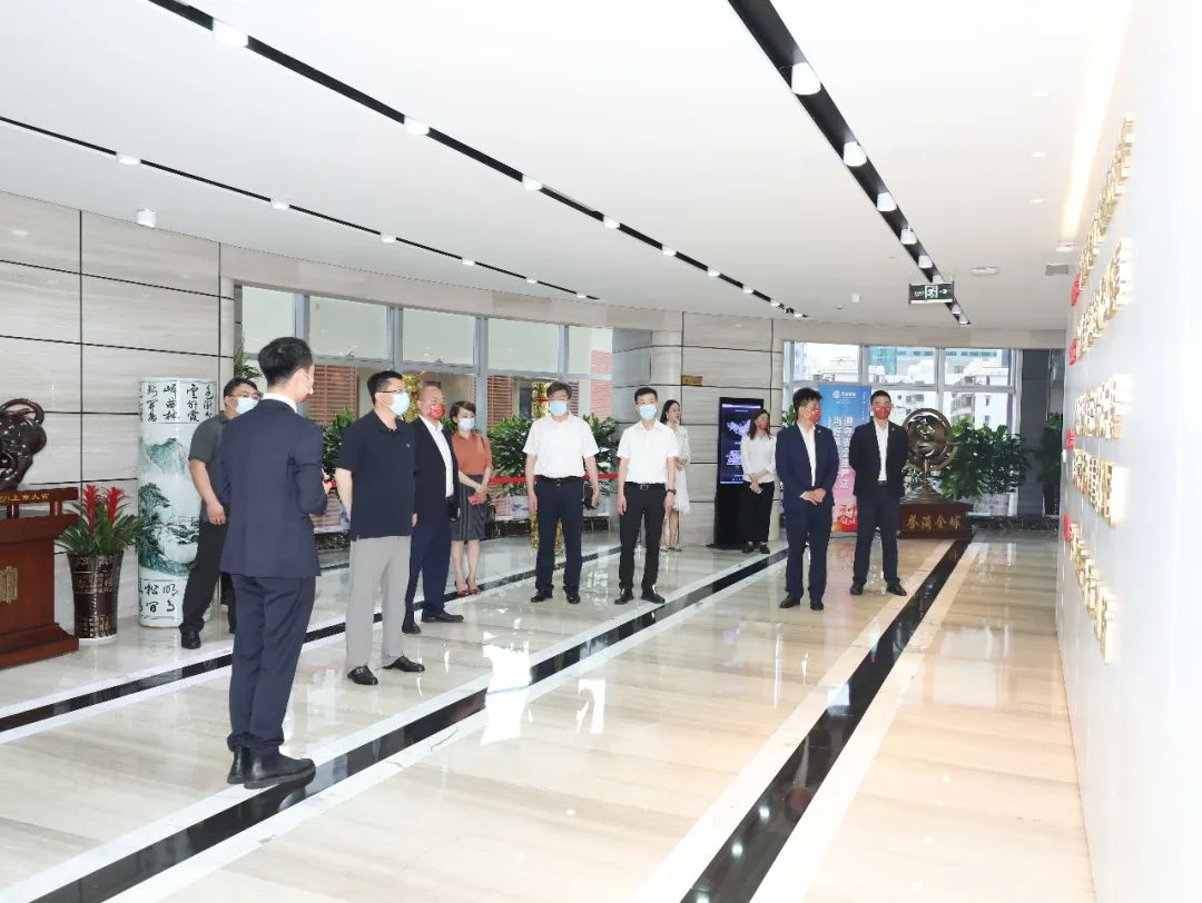 青岛市政协副主席、崂山区委书记张元升一行莅临开云online(中国)调研考察