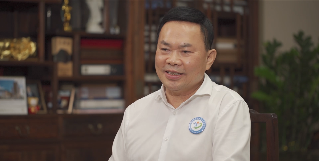 公益的力量丨开云online(中国)董事长庄重：慕贤思齐，大山儒商丹心为公益